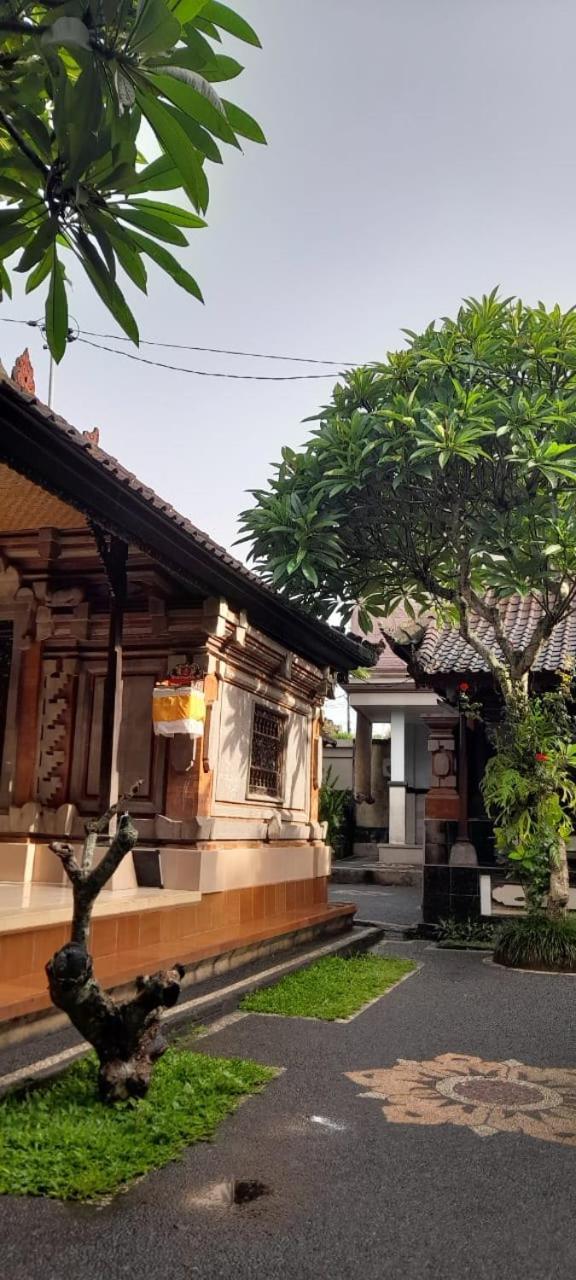 Nugraha Guesthouse 1 Ubud Buitenkant foto