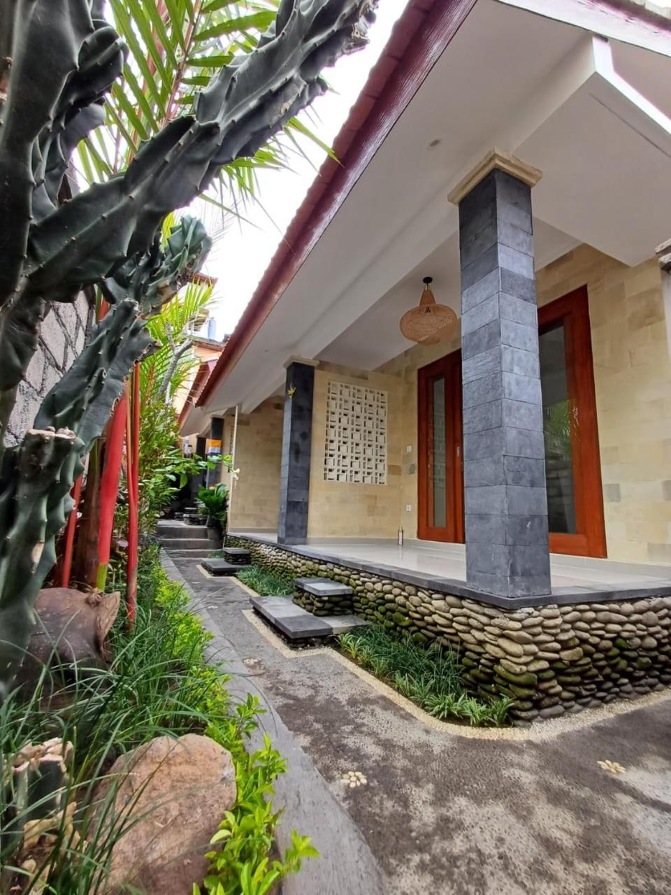 Nugraha Guesthouse 1 Ubud Buitenkant foto