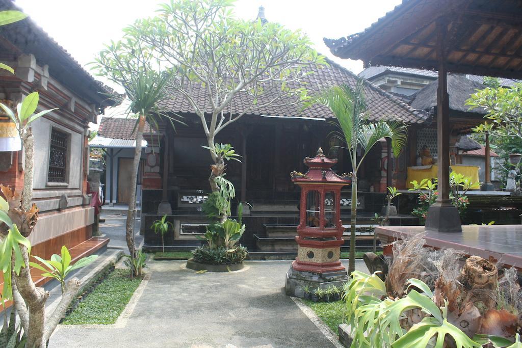 Nugraha Guesthouse 1 Ubud Buitenkant foto